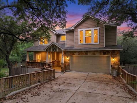703 Stable Glen Drive San Antonio TX 78245