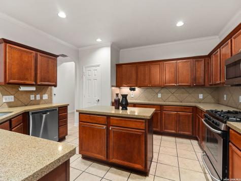 703 Stable Glen Drive San Antonio TX 78245