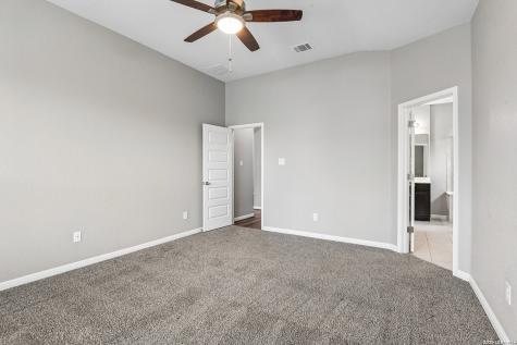 4927 Ranahan Pass St.hedwig TX 78152