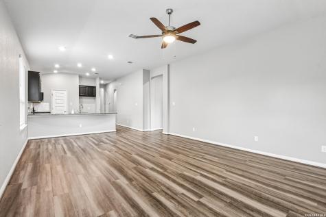 4927 Ranahan Pass St.hedwig TX 78152