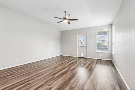 4927 Ranahan Pass St.hedwig TX 78152