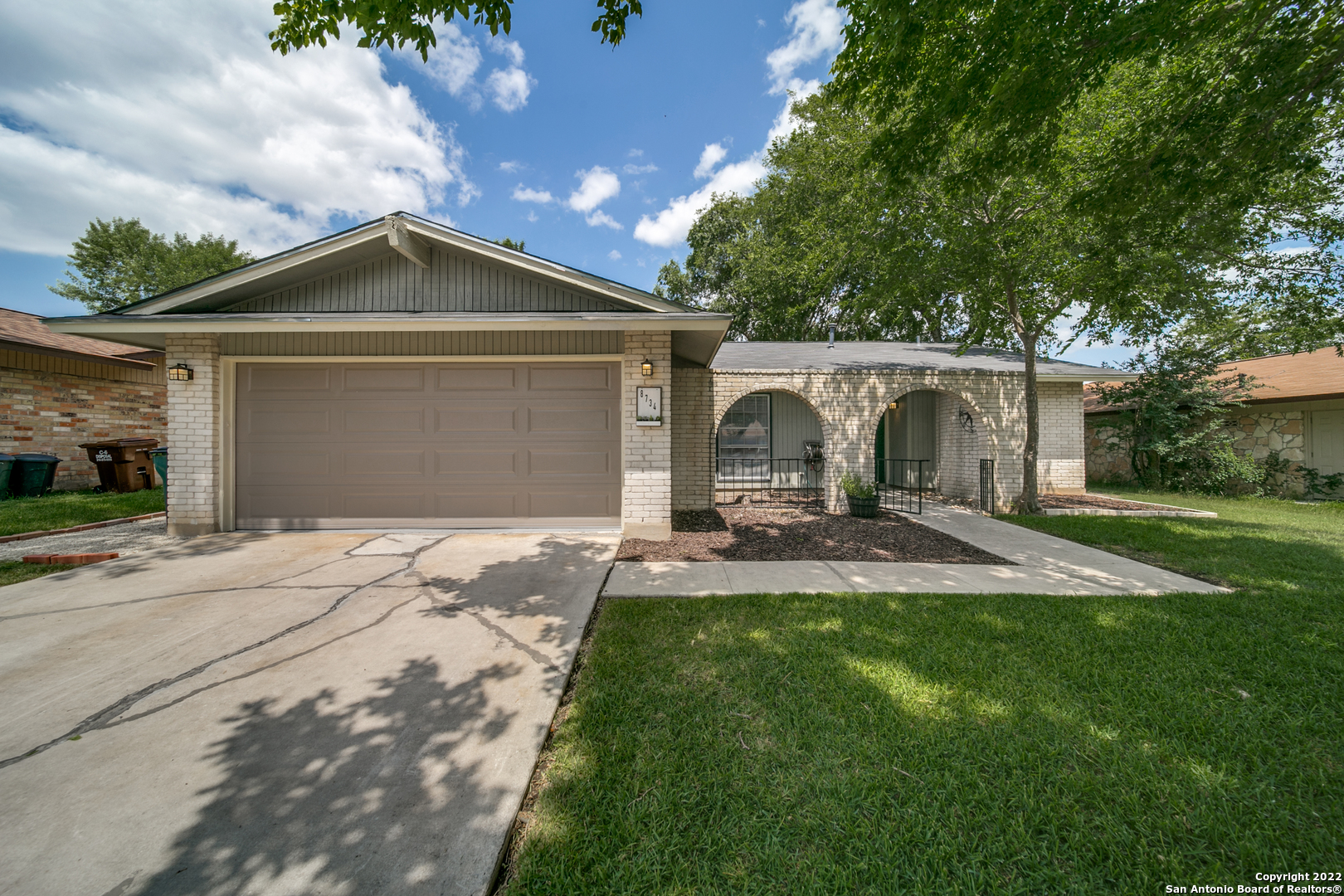 8734 Glen Bluff San Antonio TX 78239