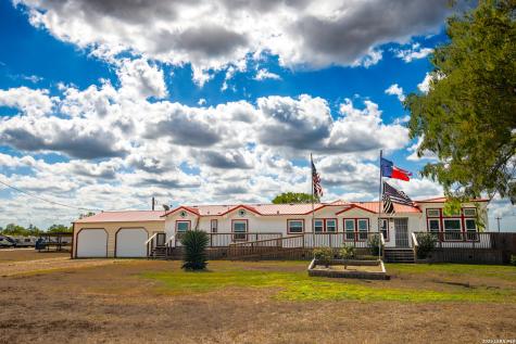 126 County Road 613 Skidmore TX 78389