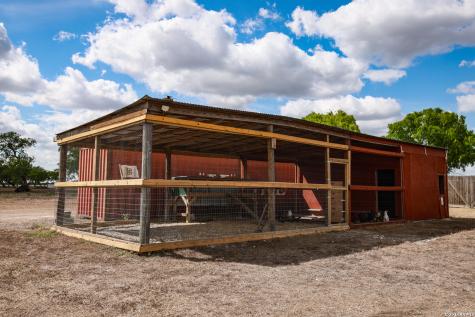 126 County Road 613 Skidmore TX 78389