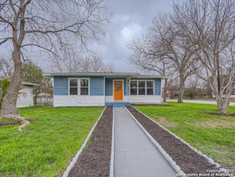 393 Perryman Street New Braunfels TX 78130