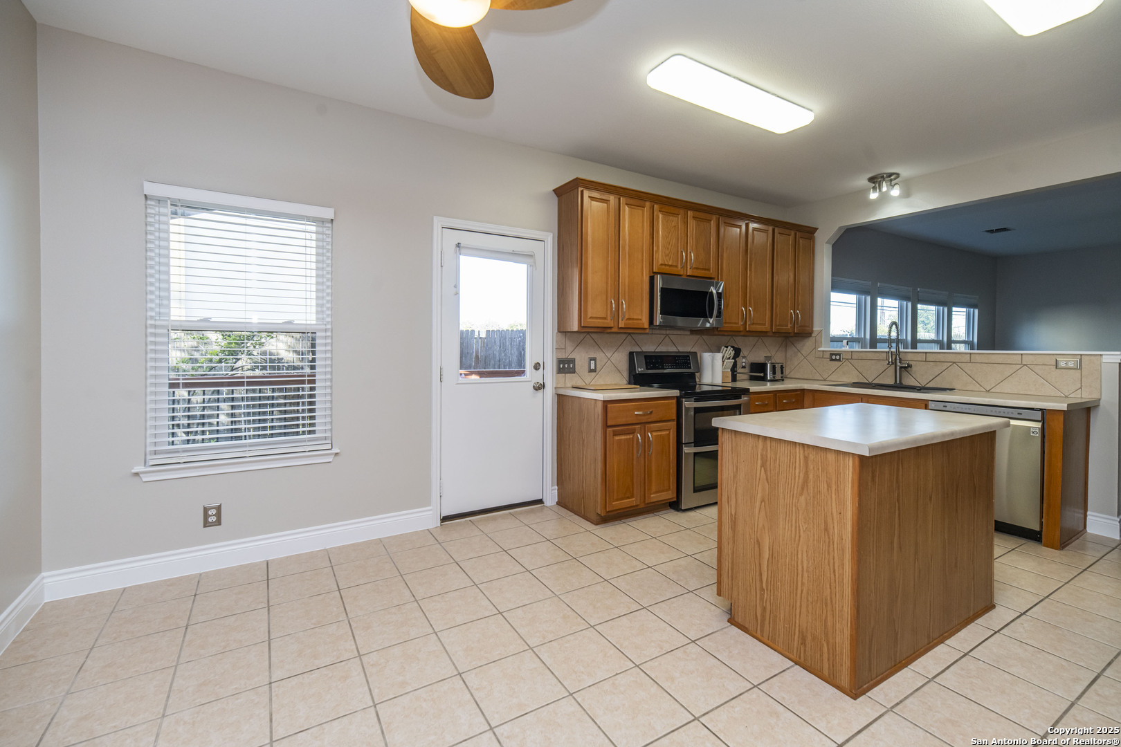 2243 Sunderidge San Antonio TX 78260