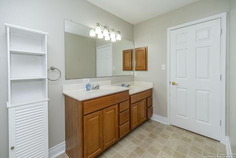 2243 Sunderidge San Antonio TX 78260