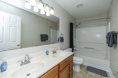 2243 Sunderidge San Antonio TX 78260