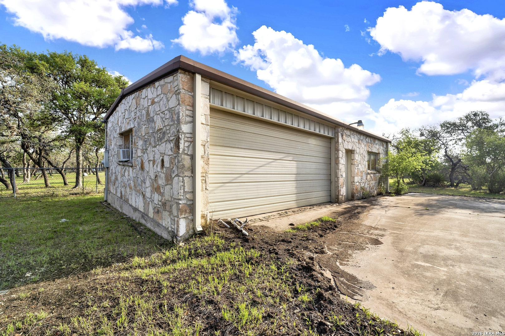 306 N Rolling Oaks Lane San Antonio TX 78253