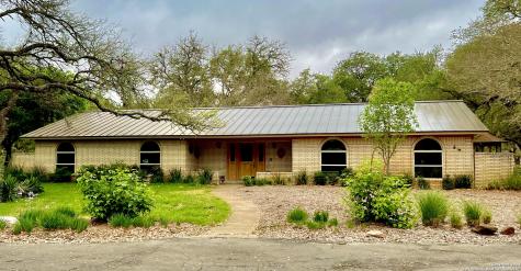 101 Cynthia Drive Pleasanton TX 78064