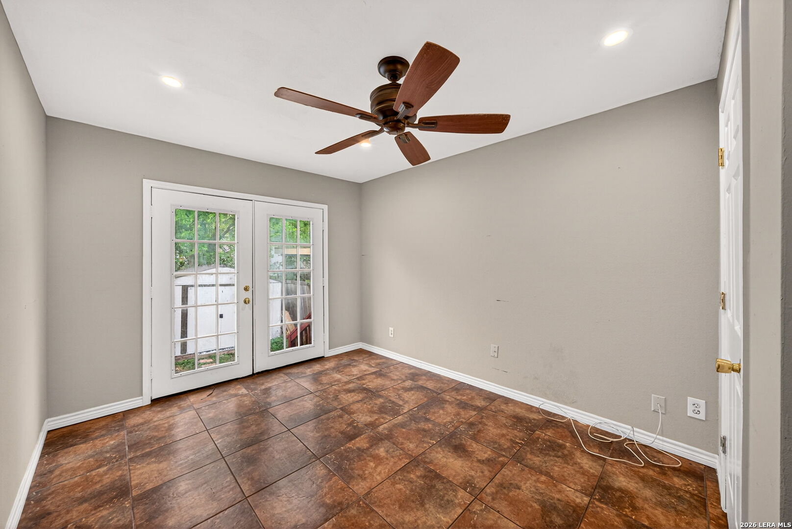1354 Fenfield Avenue San Antonio TX 78211