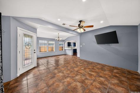 1354 Fenfield Avenue San Antonio TX 78211