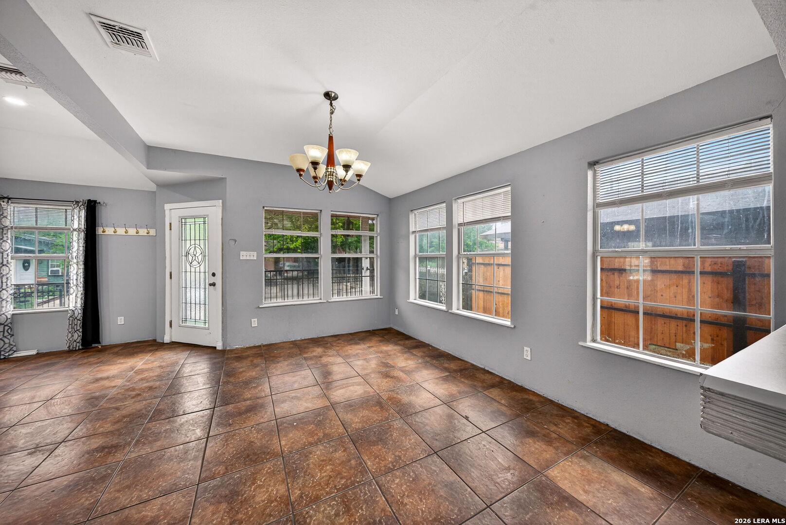 1354 Fenfield Avenue San Antonio TX 78211