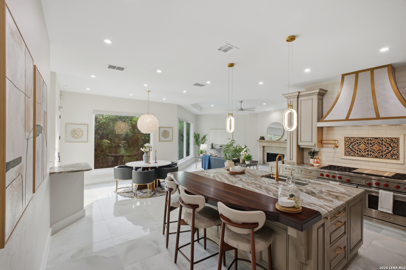 1942 Far Niente San Antonio TX 78258