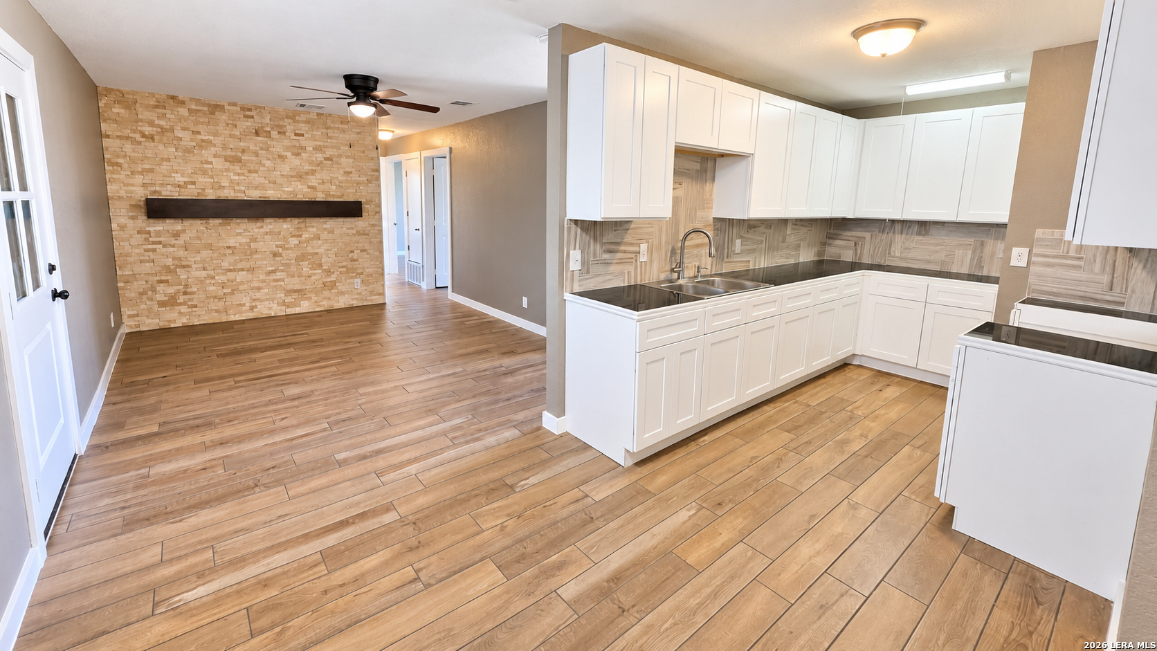 6930 Apple Valley San Antonio TX 78242