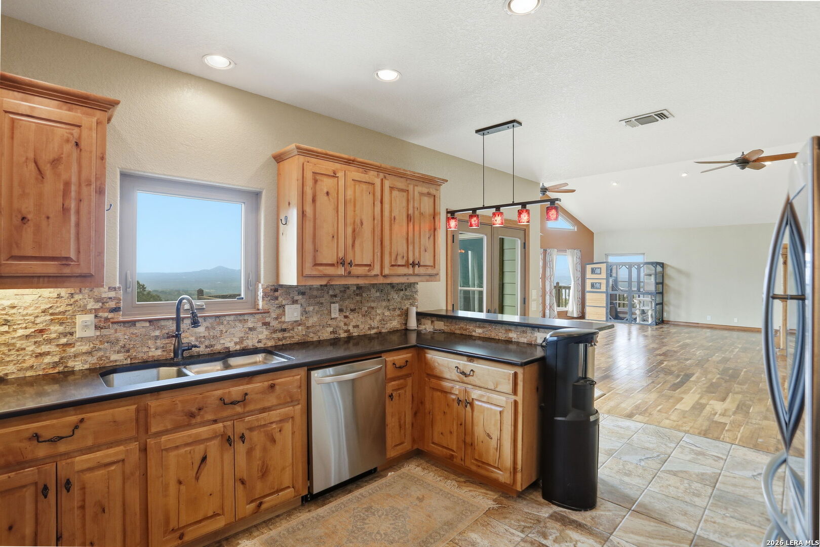 232 Doe Run Pipe Creek TX 78063