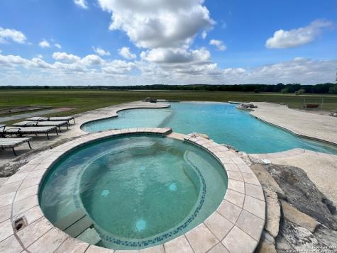 1543 Cr 215 Bertram TX 78605