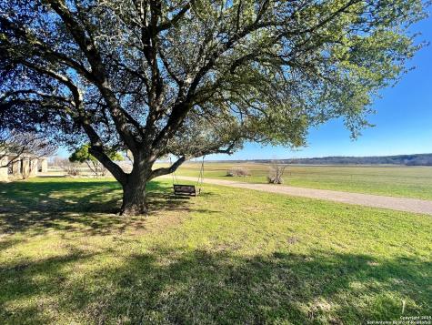 1543 Cr 215 Bertram TX 78605