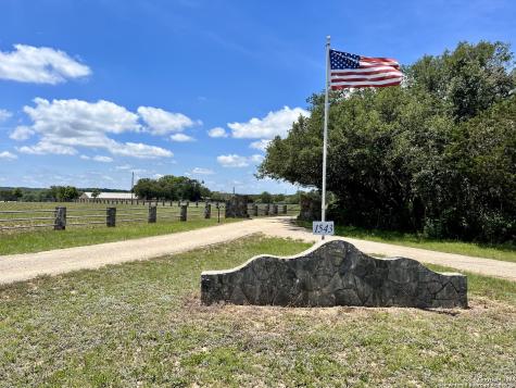 1543 Cr 215 Bertram TX 78605