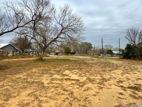 Tbd 5th Street - Lot 11 Moore TX 78057