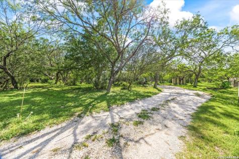 510 County Road 3820 San Antonio TX 78253