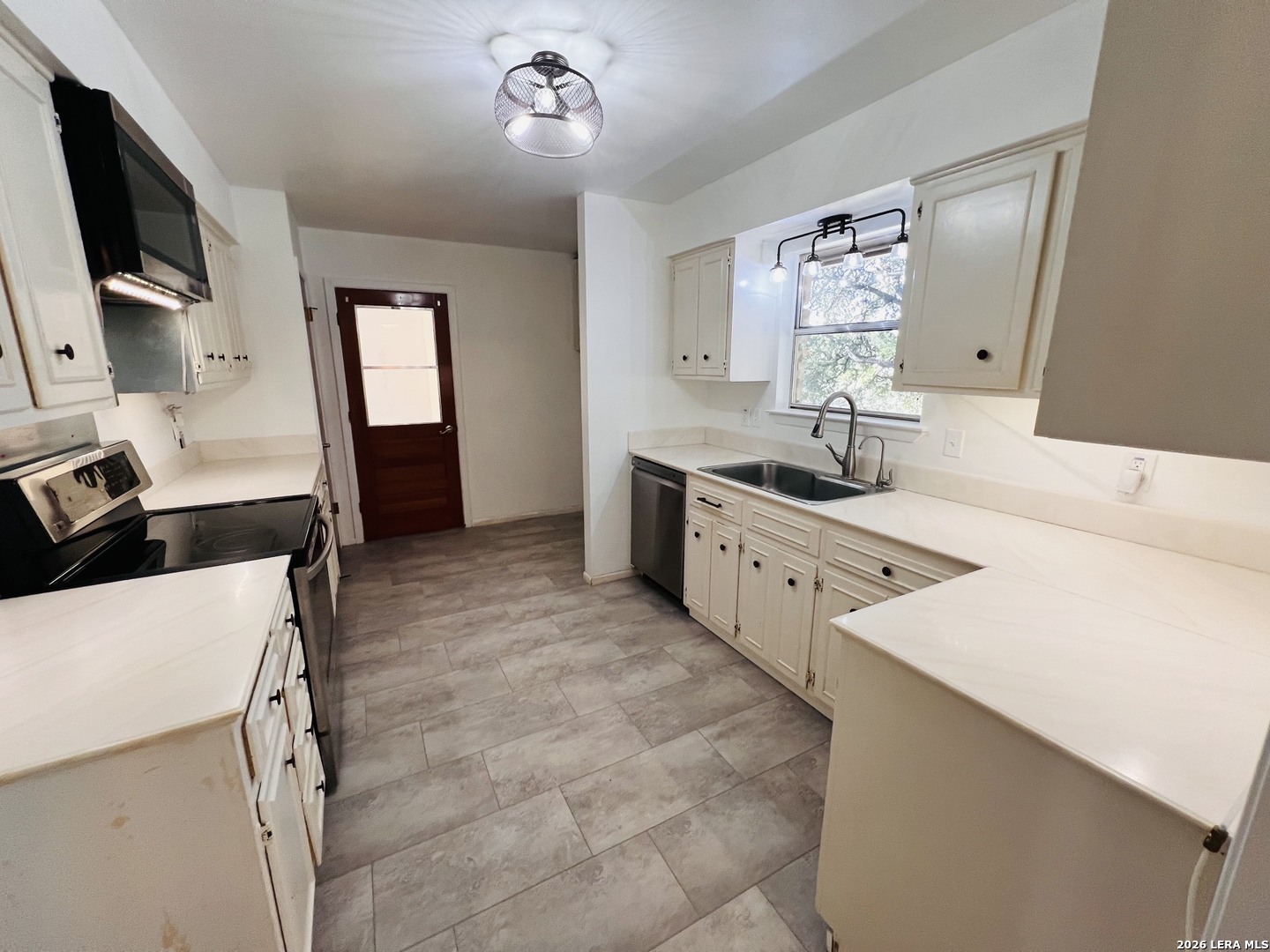 101 Diamond J Road S Pipe Creek TX 78063