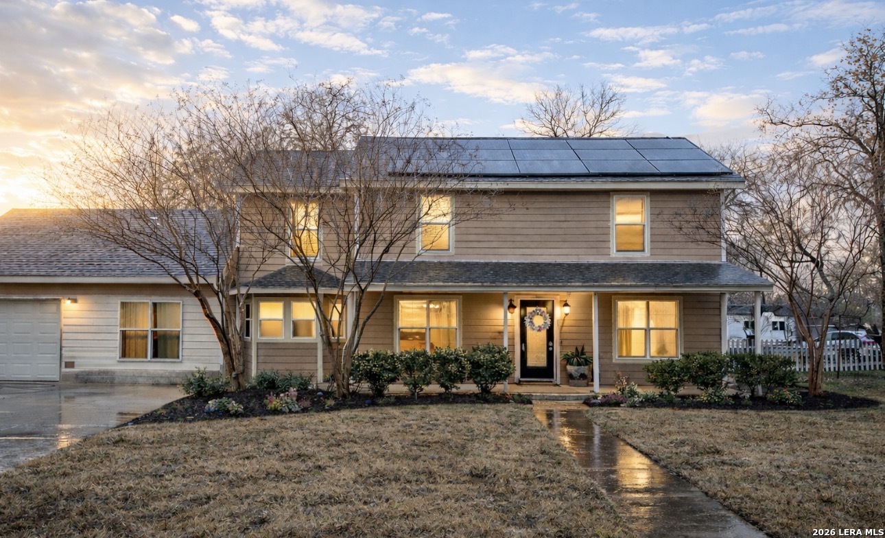 306 Flores Oaks Floresville TX 78114