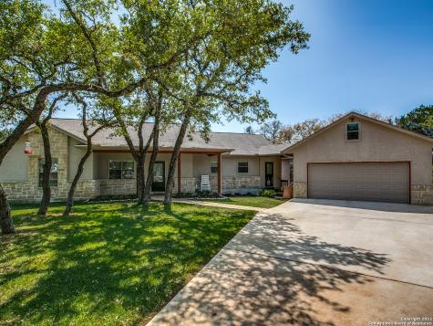 1705 Lakepark Drive Lakehills TX 78063