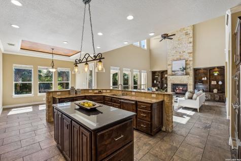 210 Persimmon Pond Shavano Park TX 78231