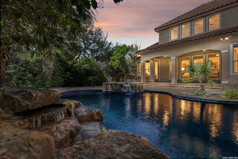 210 Persimmon Pond Shavano Park TX 78231