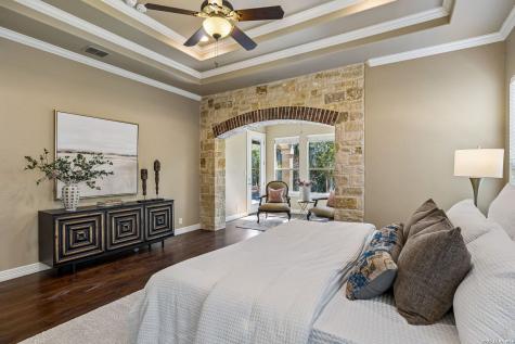 210 Persimmon Pond Shavano Park TX 78231