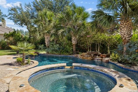 210 Persimmon Pond Shavano Park TX 78231