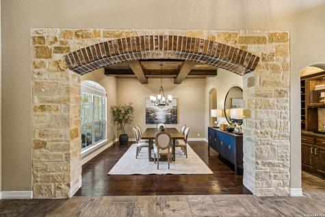 210 Persimmon Pond Shavano Park TX 78231