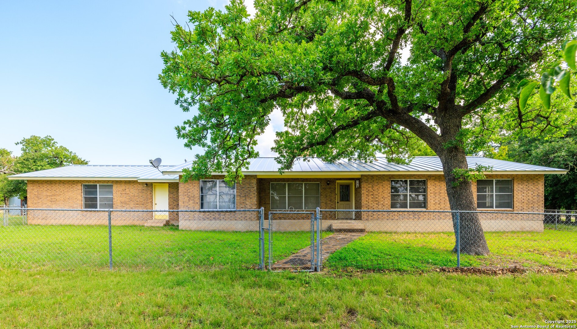 8218 N Us Highway 87 Fredericksburg TX 78624