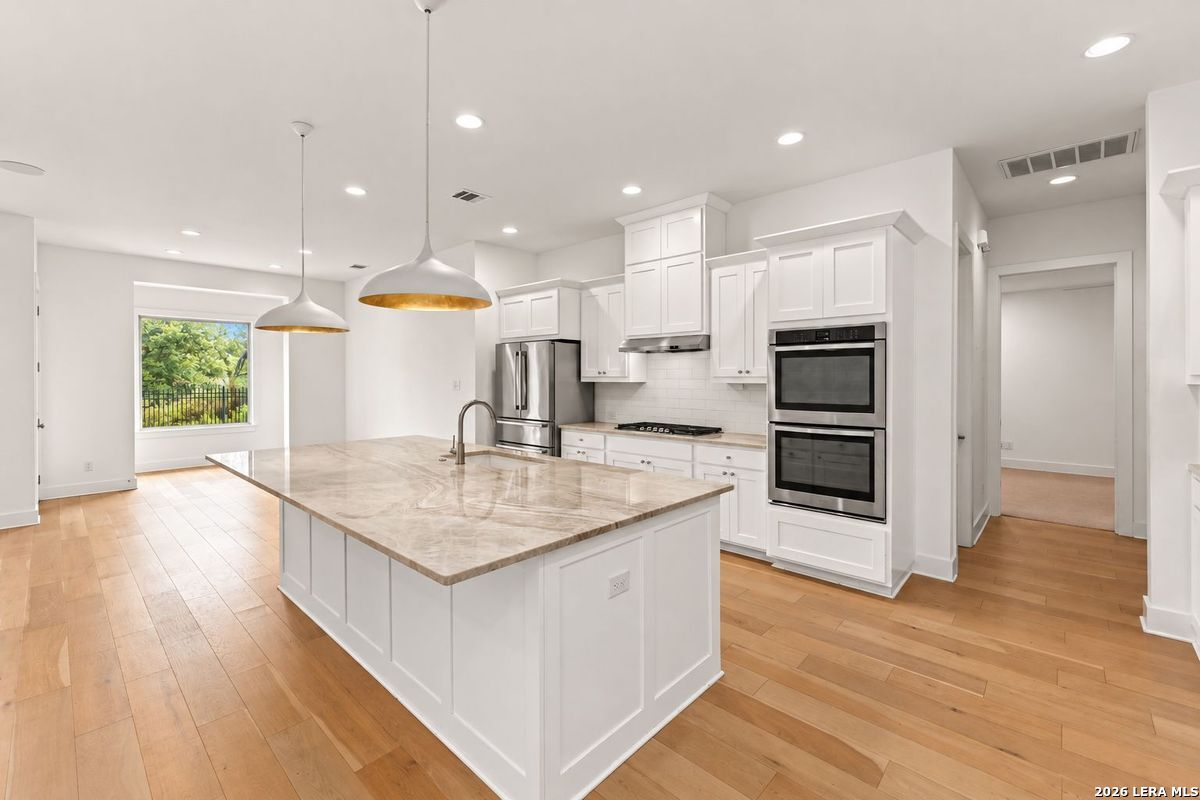 563 Talmadge Lane Shavano Park TX 78249