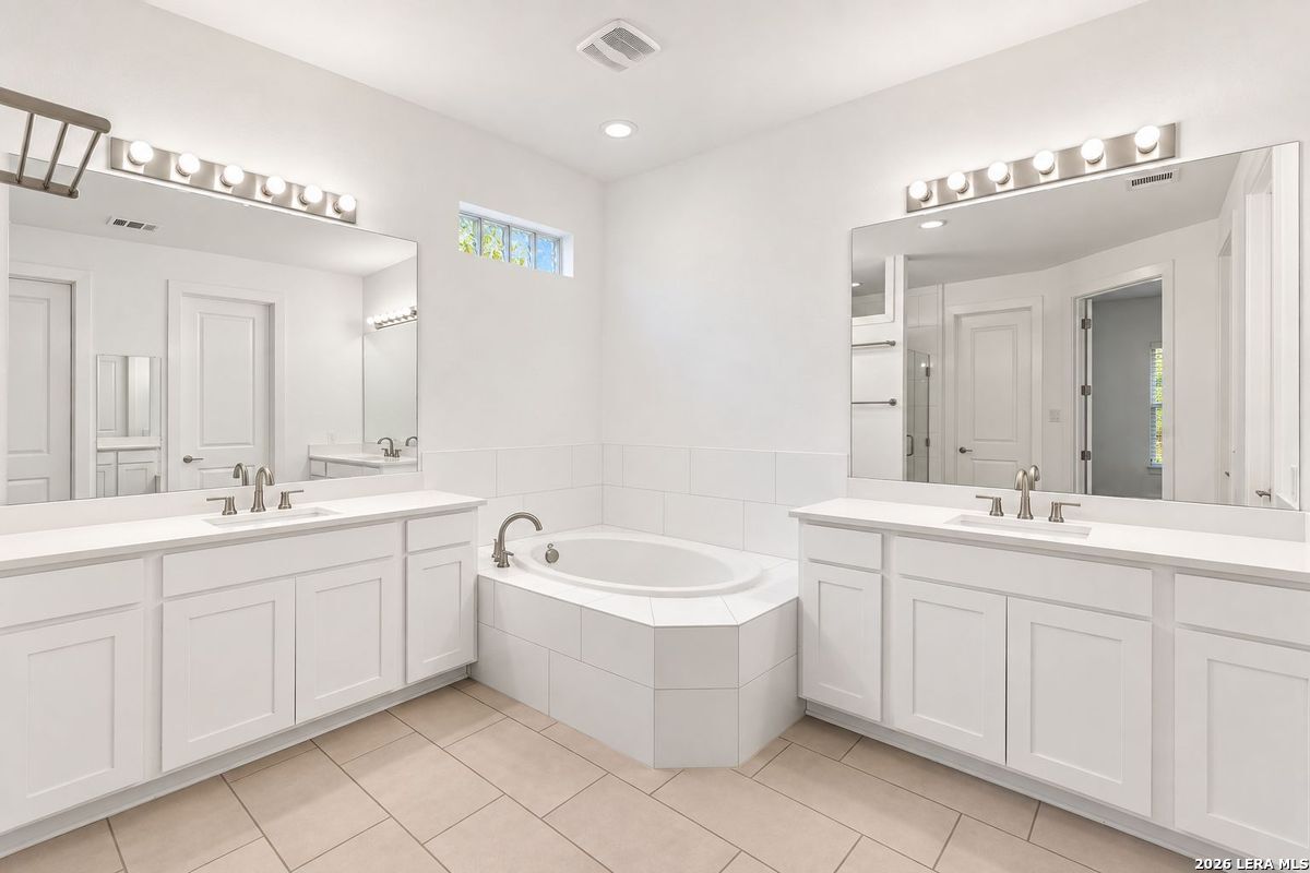 563 Talmadge Lane Shavano Park TX 78249