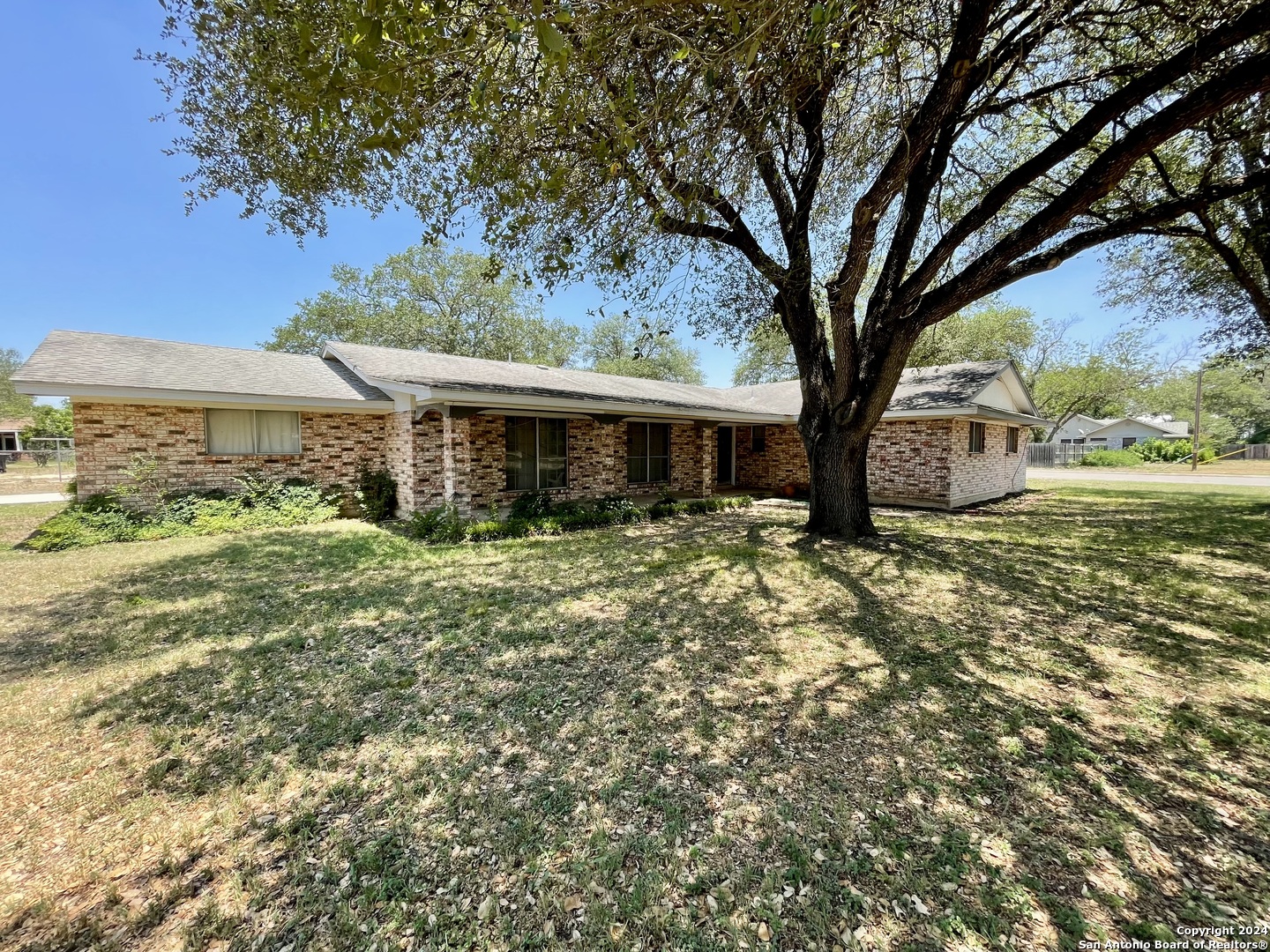 1302 22nd Street Hondo TX 78861