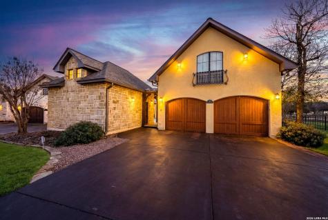 2916 Rock Barn Kerrville TX 78028