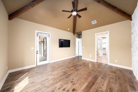 2916 Rock Barn Kerrville TX 78028