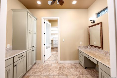 2916 Rock Barn Kerrville TX 78028