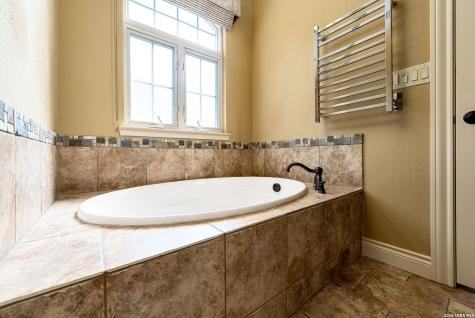 2916 Rock Barn Kerrville TX 78028