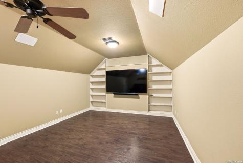 2916 Rock Barn Kerrville TX 78028