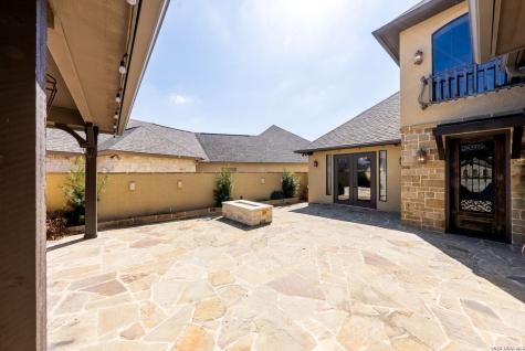 2916 Rock Barn Kerrville TX 78028