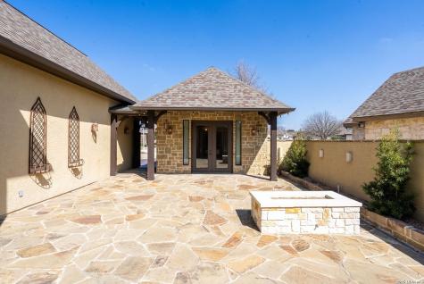 2916 Rock Barn Kerrville TX 78028