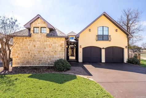 2916 Rock Barn Kerrville TX 78028