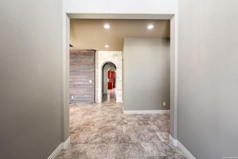 2916 Rock Barn Kerrville TX 78028