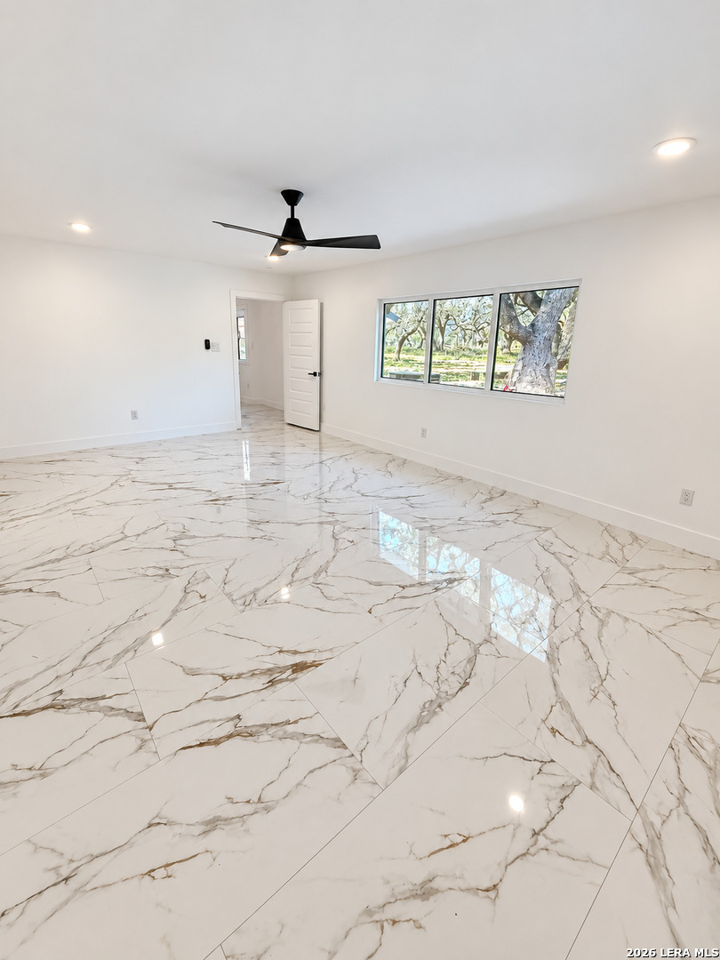 109 Live Oak Drive Pleasanton TX 78064