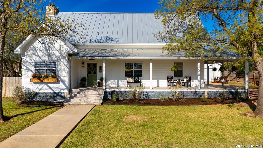 704 N Creek Road Comfort TX 78013