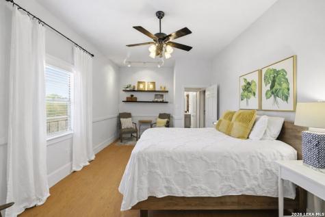 704 N Creek Road Comfort TX 78013