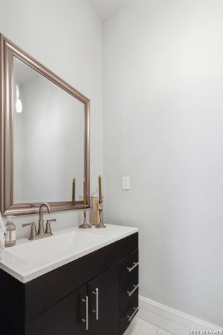 704 N Creek Road Comfort TX 78013